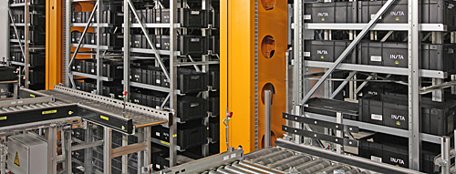 Automatisiertes Kleinteilelager in einem Logistikzentrum von Insta